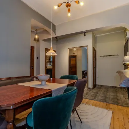 Eternity Apartment: Award-winning Design In The Heart Of The City Center *